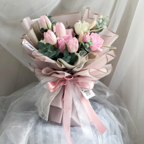 Tulips & Roses Bouquet 07 Lartiste KL Florist