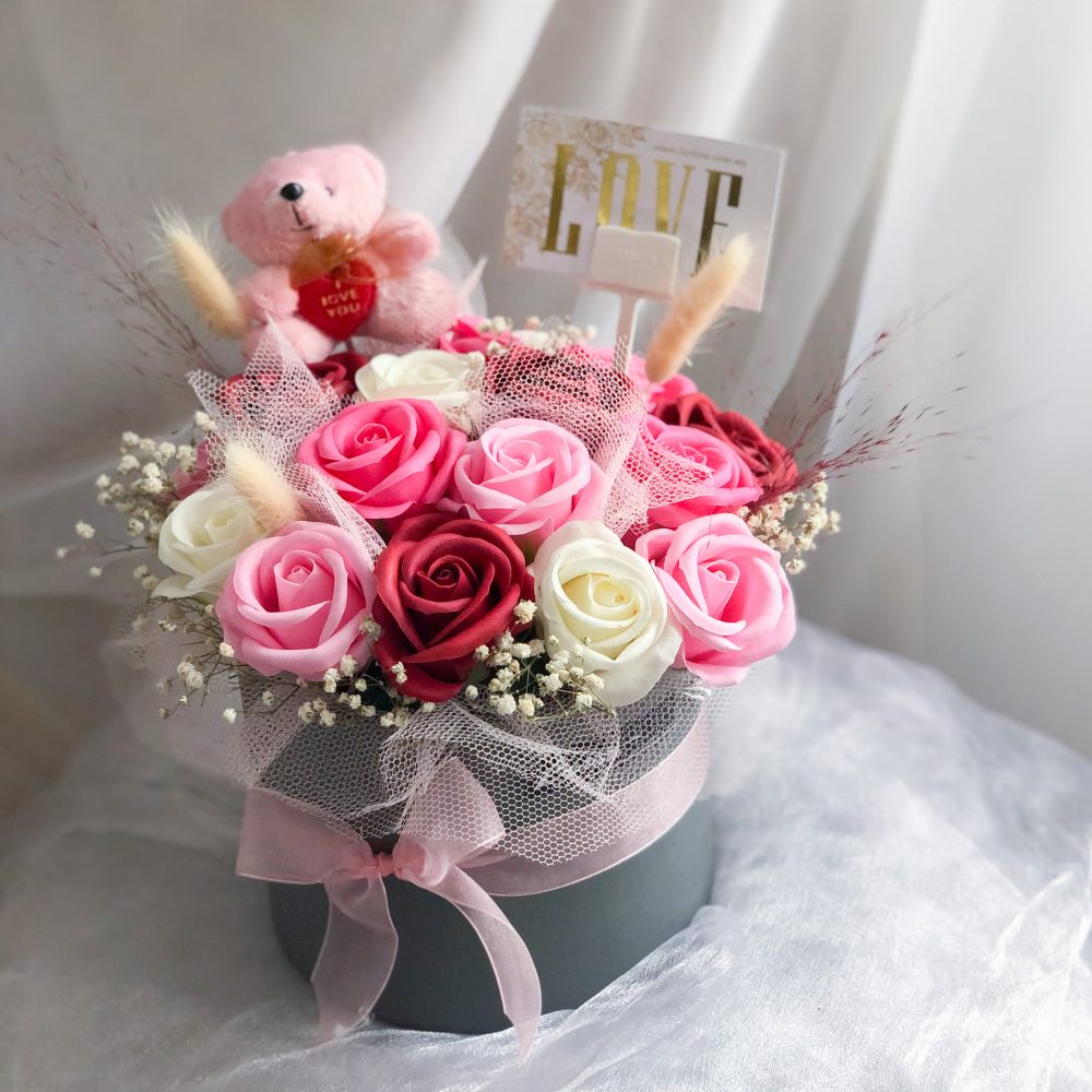 soap flowers box with bear