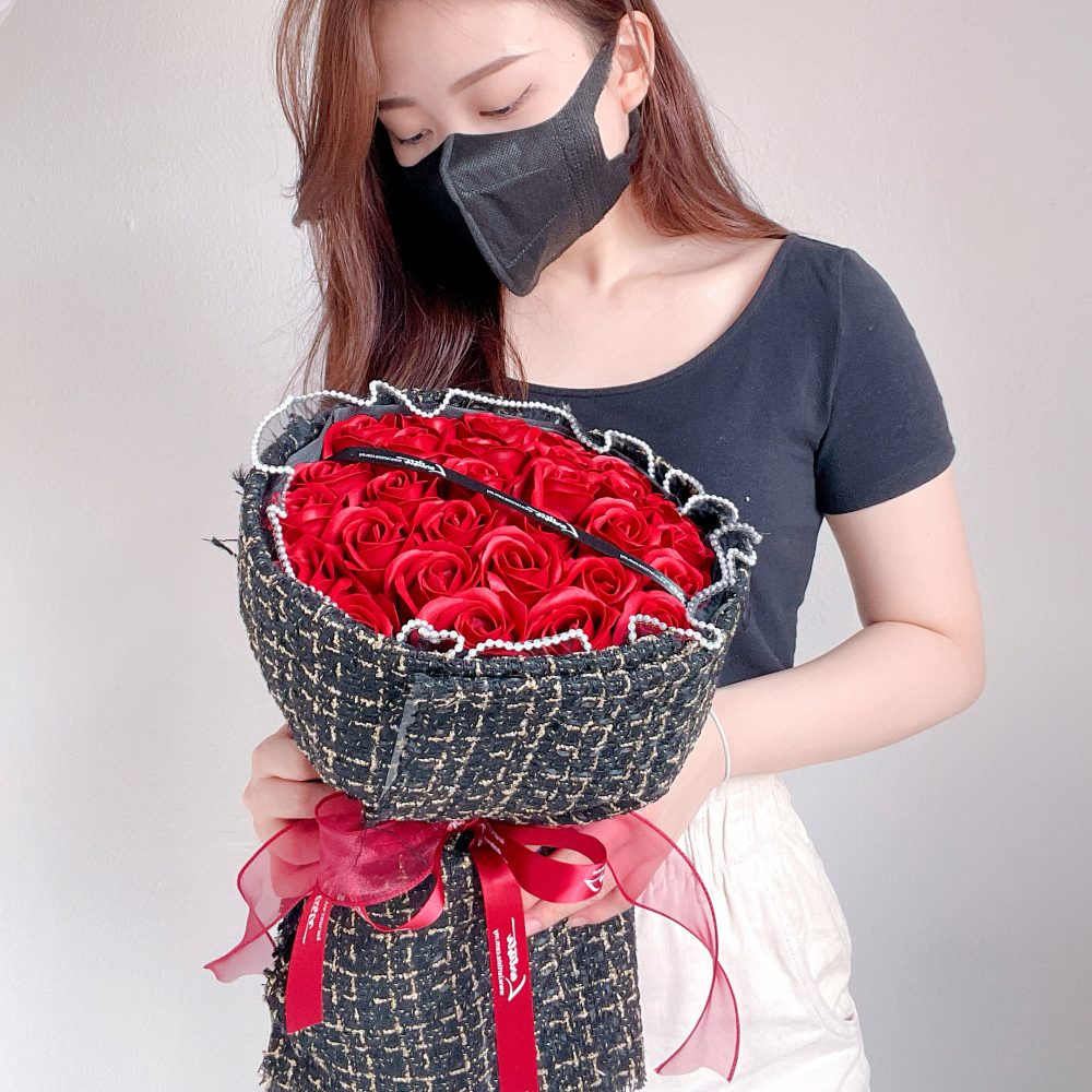 Premium Soap Flowers Bouquet - Red - Image 3