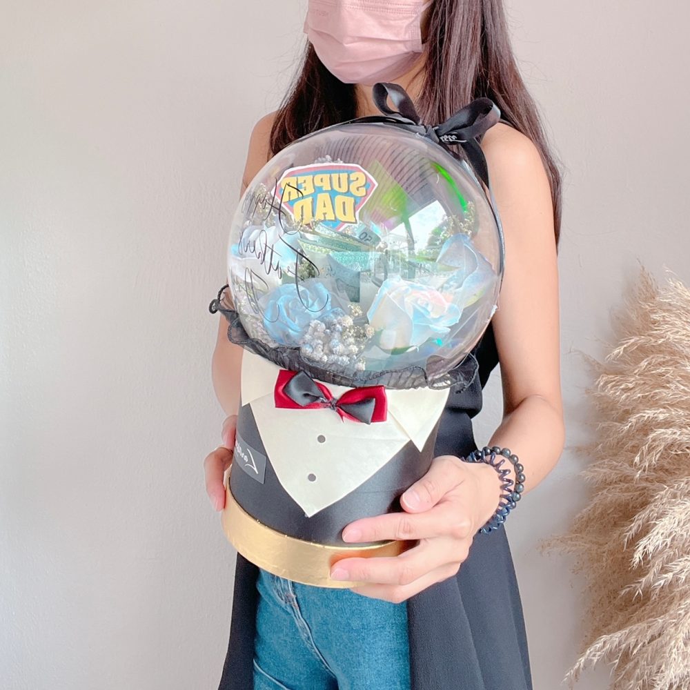 Alternative view of Cash Flower in Acrylic Ball Flower Box