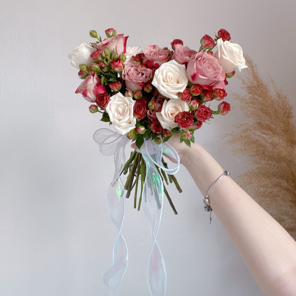 Bridal Bouquet 01 - Mix Roses