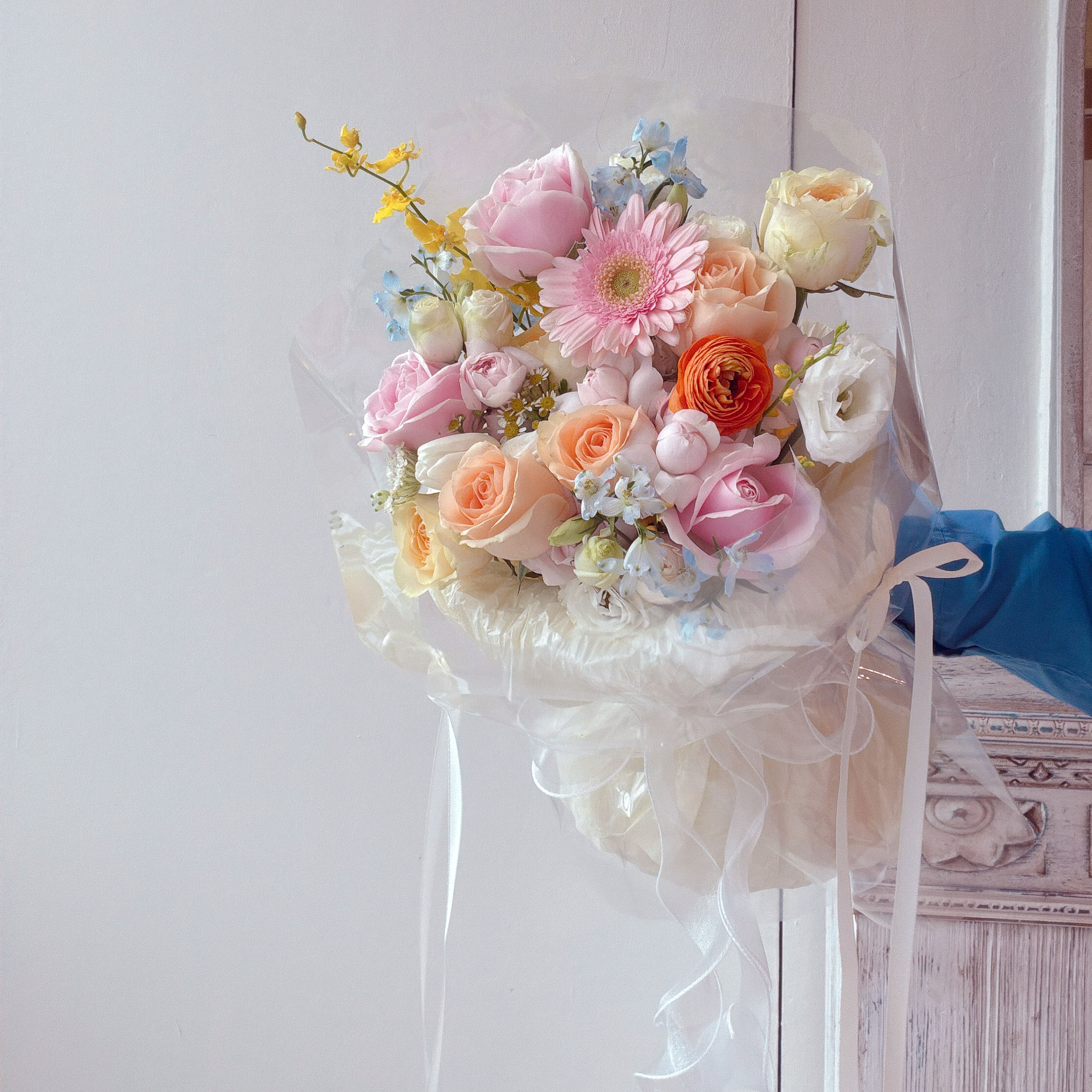Mix with love Bouquet 25 - Image 3